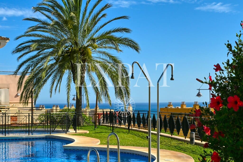 3 bedroom Apartment for sale in Almayate with pool - € 430,000 (Ref: 9891908)