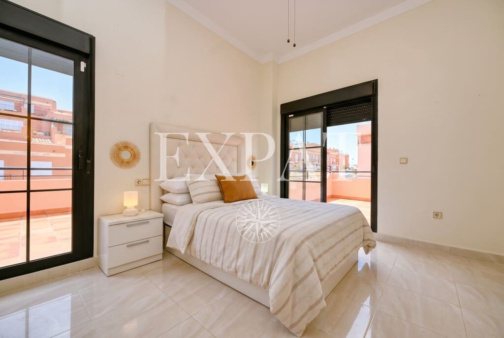 3 bedroom Apartment for sale in Almayate with pool - € 430,000 (Ref: 9891908)