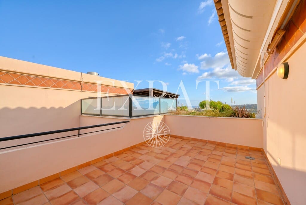 3 bedroom Apartment for sale in Almayate with pool - € 430,000 (Ref: 9891908)