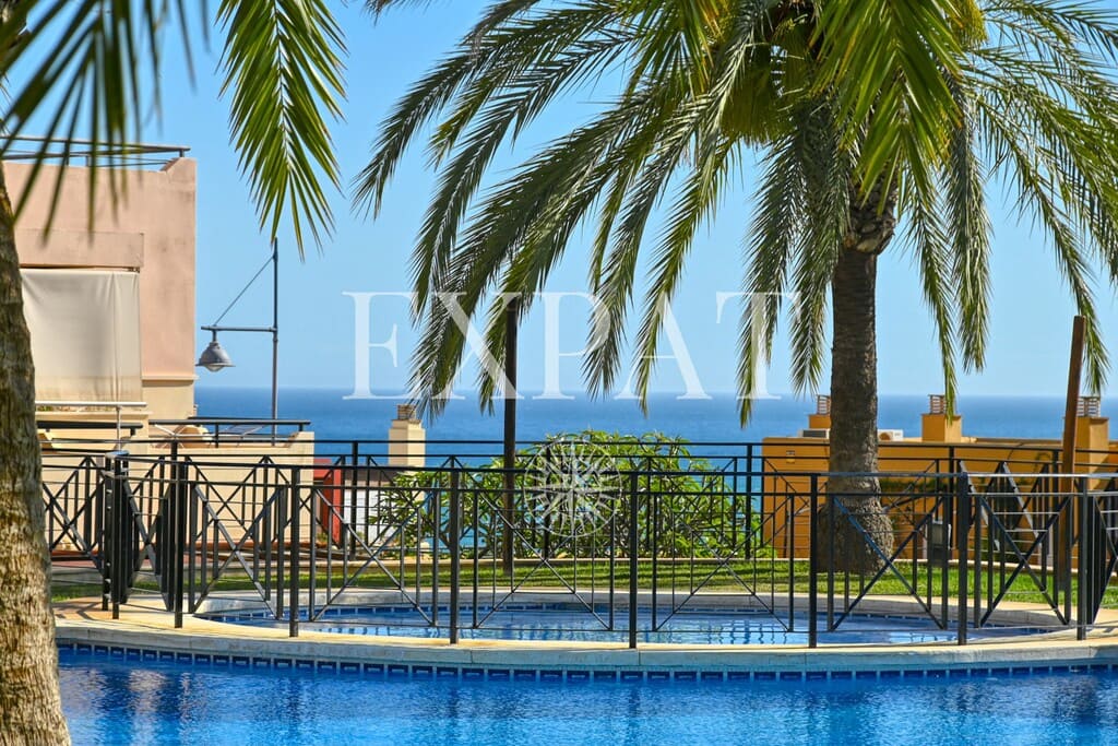 3 bedroom Apartment for sale in Almayate with pool - € 430,000 (Ref: 9891908)