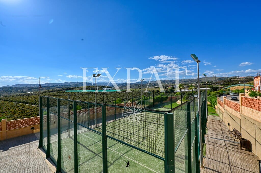 3 bedroom Apartment for sale in Almayate with pool - € 430,000 (Ref: 9891908)