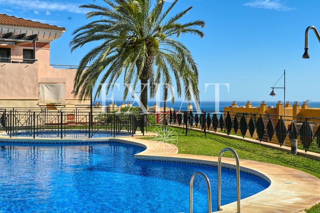 3 bedroom Apartment for sale in Almayate with pool - € 430,000 (Ref: 9891908)