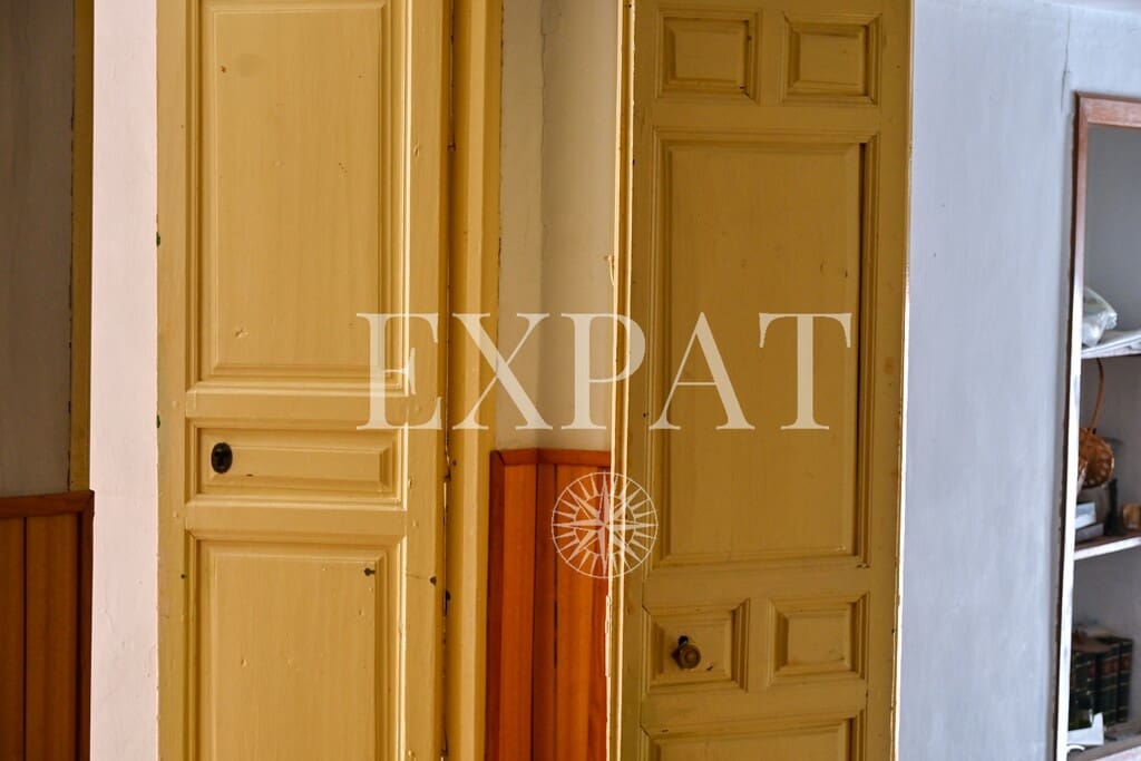 7 bedroom Townhouse for sale in Competa - € 220,000 (Ref: 9891909)