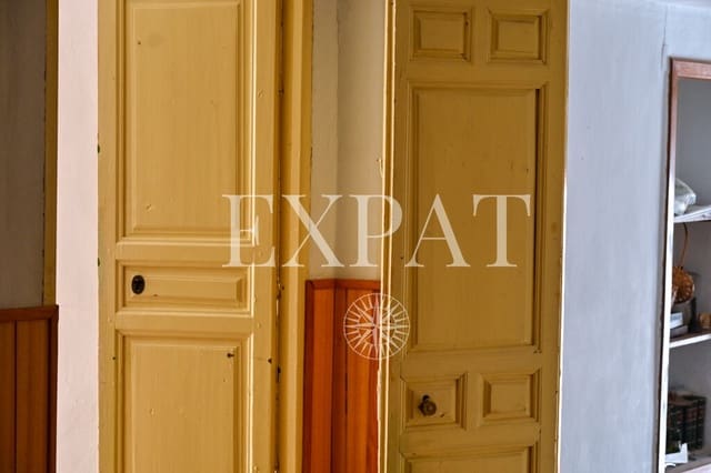 7 bedroom Townhouse for sale in Cómpeta - € 220,000 (Ref: 9891909)