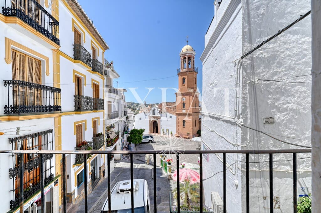 7 bedroom Townhouse for sale in Competa - € 220,000 (Ref: 9891909)