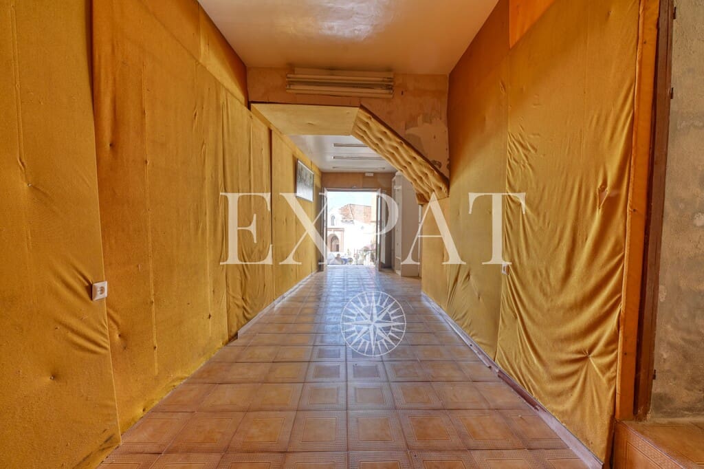 7 bedroom Townhouse for sale in Competa - € 220,000 (Ref: 9891909)