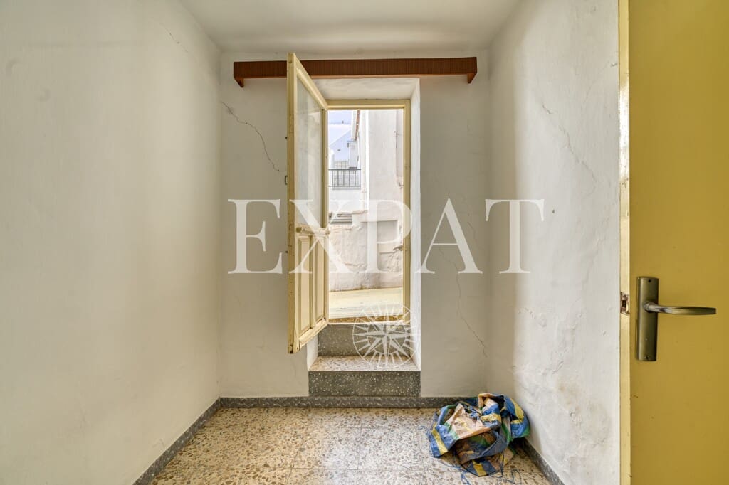 7 bedroom Townhouse for sale in Competa - € 220,000 (Ref: 9891909)