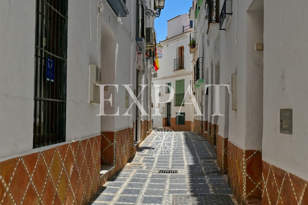 7 bedroom Townhouse for sale in Competa - € 220,000 (Ref: 9891909)