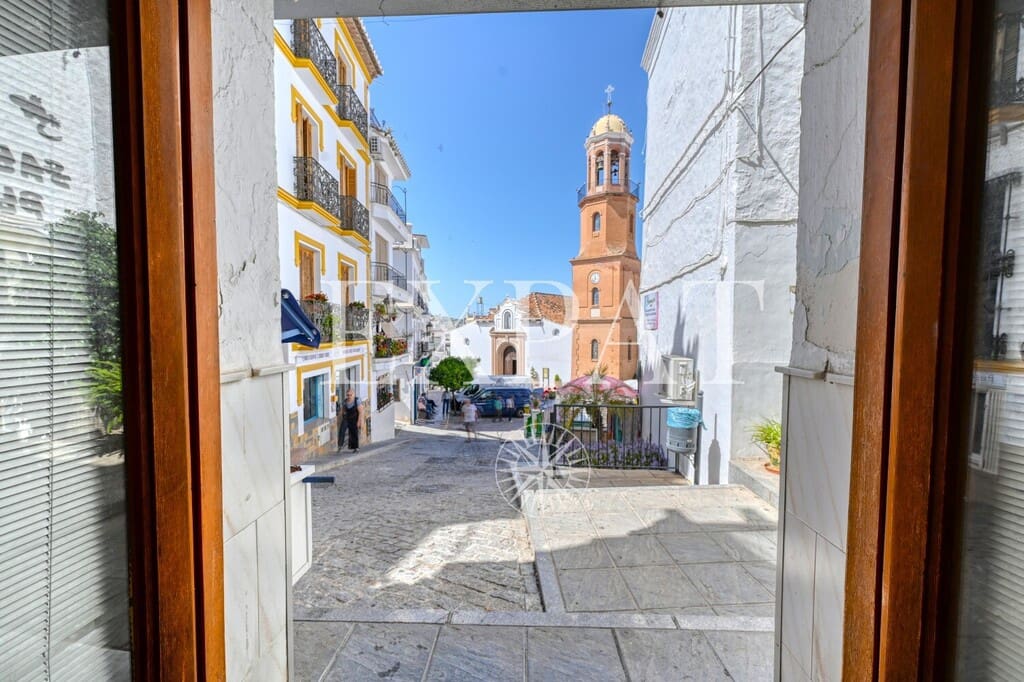7 bedroom Townhouse for sale in Competa - € 220,000 (Ref: 9891909)
