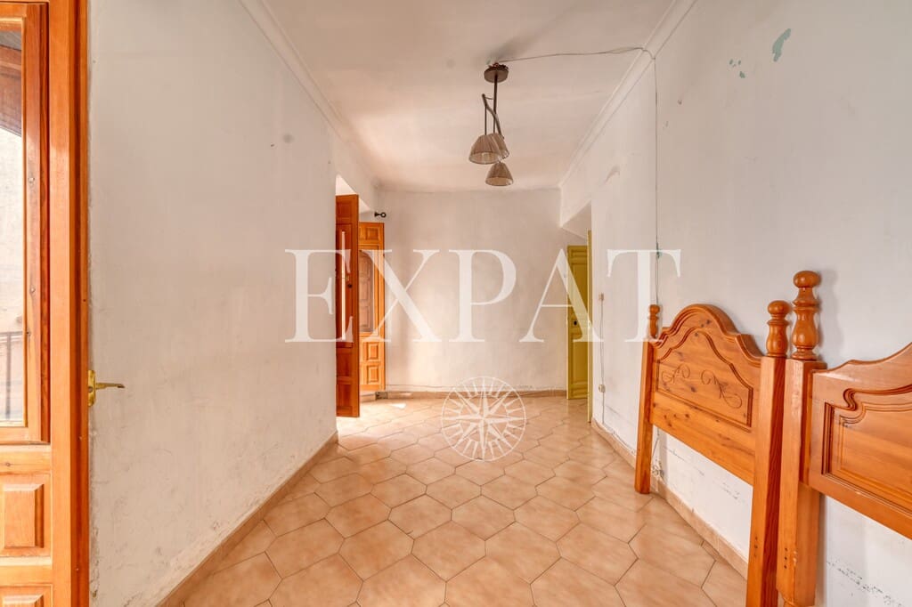 7 bedroom Townhouse for sale in Competa - € 220,000 (Ref: 9891909)