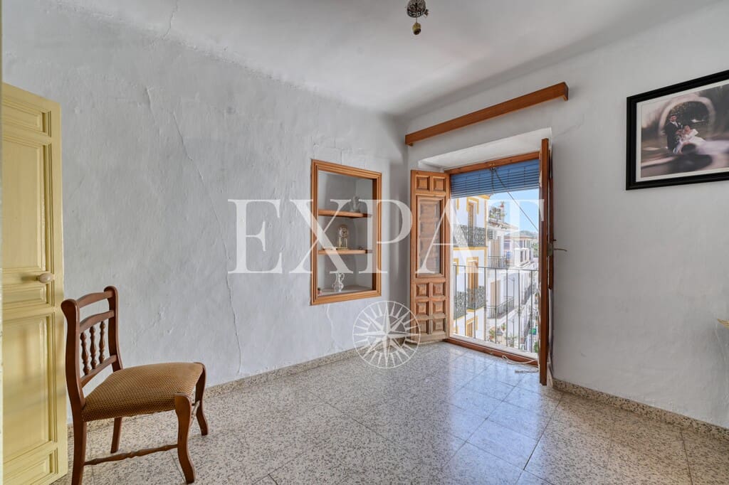 7 bedroom Townhouse for sale in Competa - € 220,000 (Ref: 9891909)