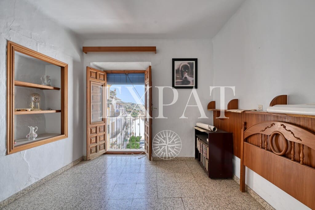 7 bedroom Townhouse for sale in Competa - € 220,000 (Ref: 9891909)