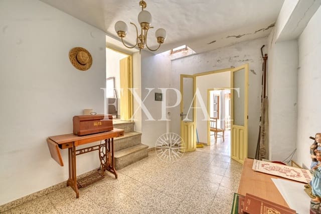 7 bedroom Townhouse for sale in Cómpeta - € 220,000 (Ref: 9891909)