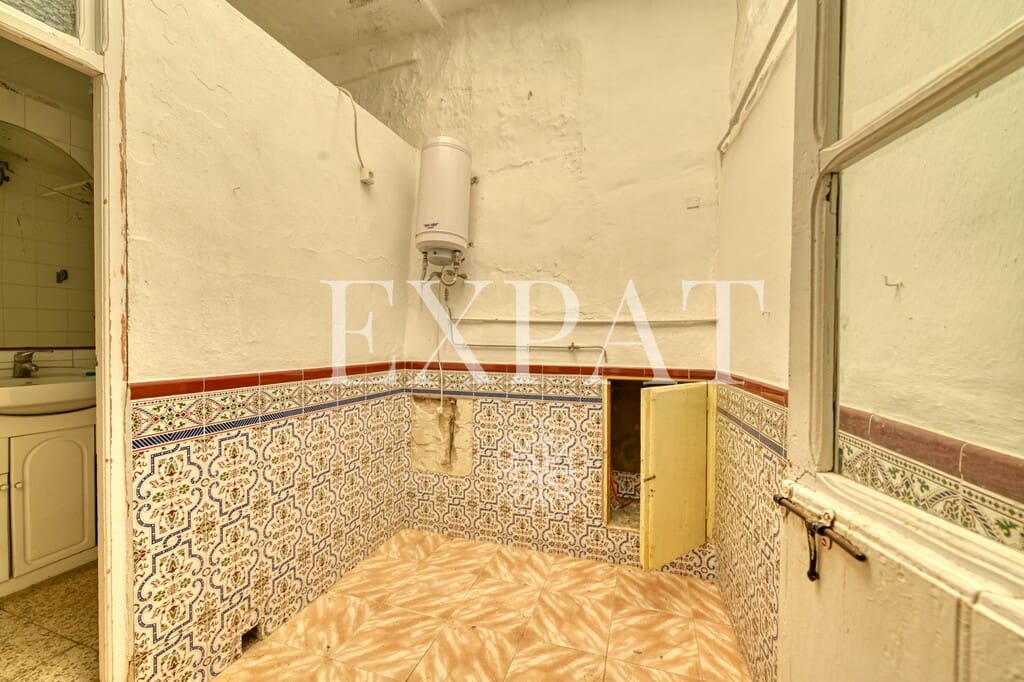 7 bedroom Townhouse for sale in Competa - € 220,000 (Ref: 9891909)