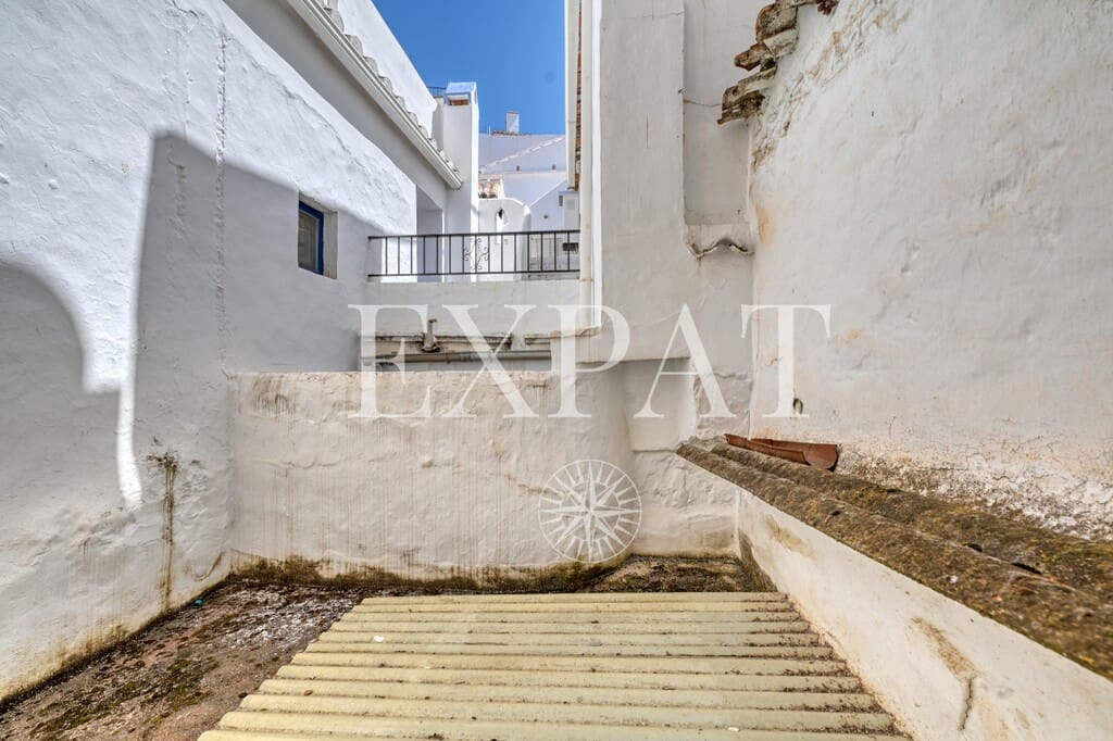 7 bedroom Townhouse for sale in Competa - € 220,000 (Ref: 9891909)