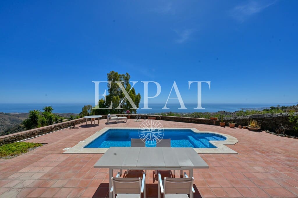 5 slaapkamer Finca/Landhuis te koop in Sayalonga met zwembad - € 775.000 (Ref: 9894022)