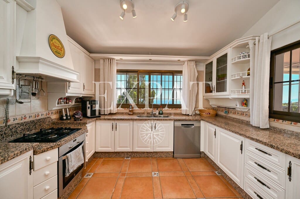 5 slaapkamer Finca/Landhuis te koop in Sayalonga met zwembad - € 775.000 (Ref: 9894022)