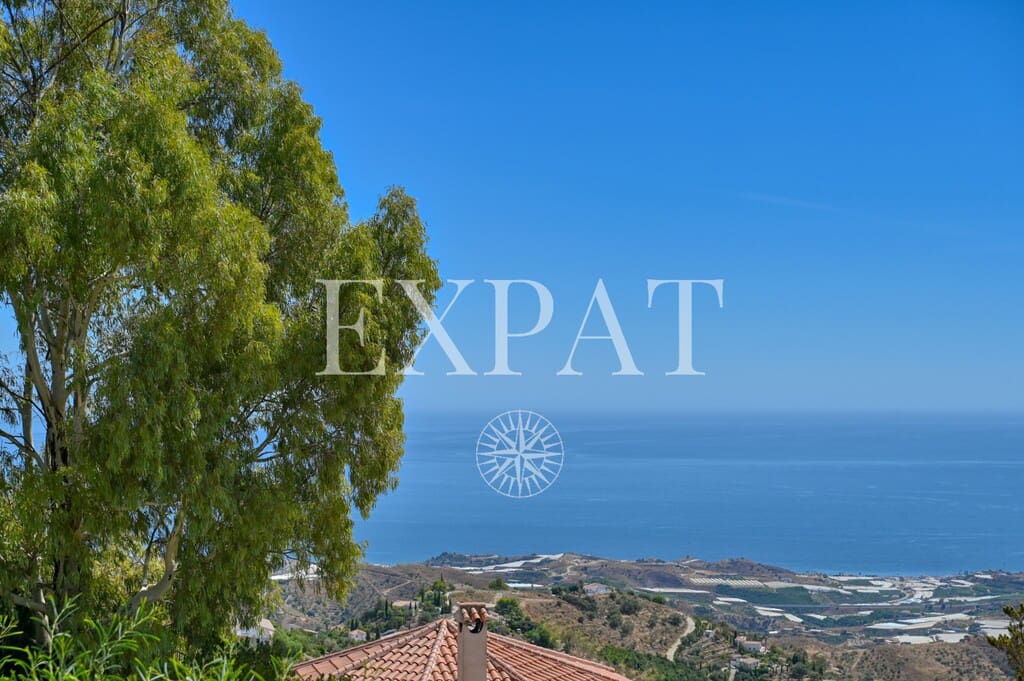 5 slaapkamer Finca/Landhuis te koop in Sayalonga met zwembad - € 775.000 (Ref: 9894022)