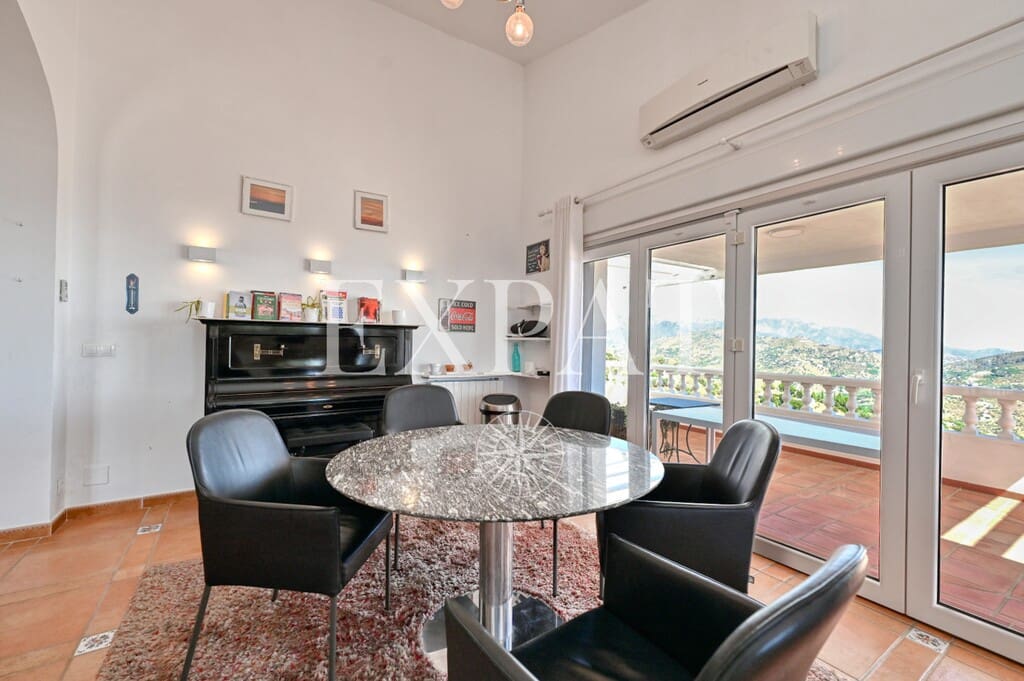 5 slaapkamer Finca/Landhuis te koop in Sayalonga met zwembad - € 775.000 (Ref: 9894022)