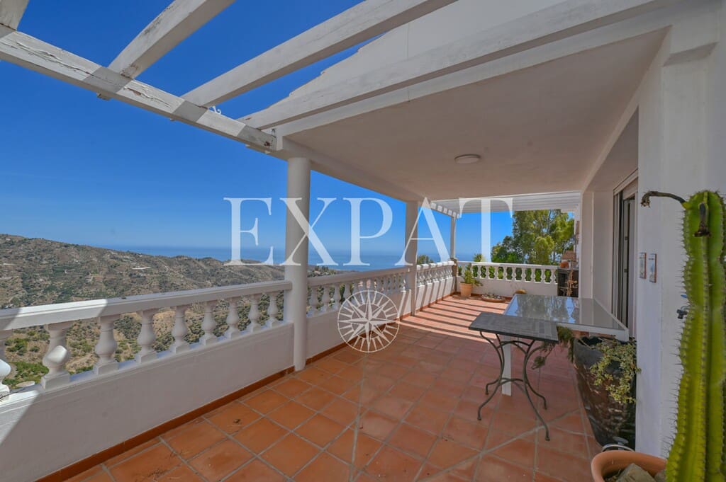5 slaapkamer Finca/Landhuis te koop in Sayalonga met zwembad - € 775.000 (Ref: 9894022)