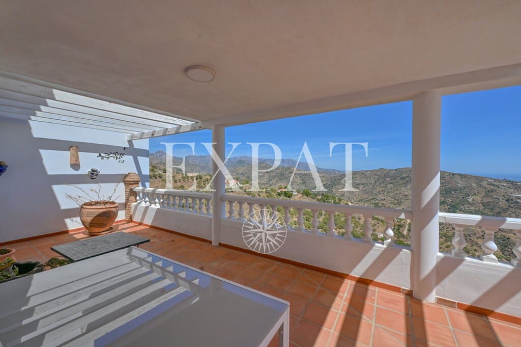 5 slaapkamer Finca/Landhuis te koop in Sayalonga met zwembad - € 775.000 (Ref: 9894022)