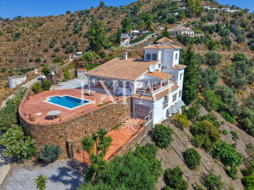 5 slaapkamer Finca/Landhuis te koop in Sayalonga met zwembad - € 775.000 (Ref: 9894022)