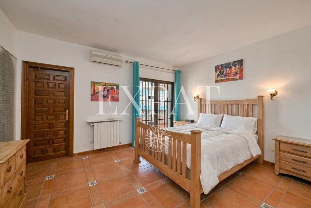5 slaapkamer Finca/Landhuis te koop in Sayalonga met zwembad - € 775.000 (Ref: 9894022)
