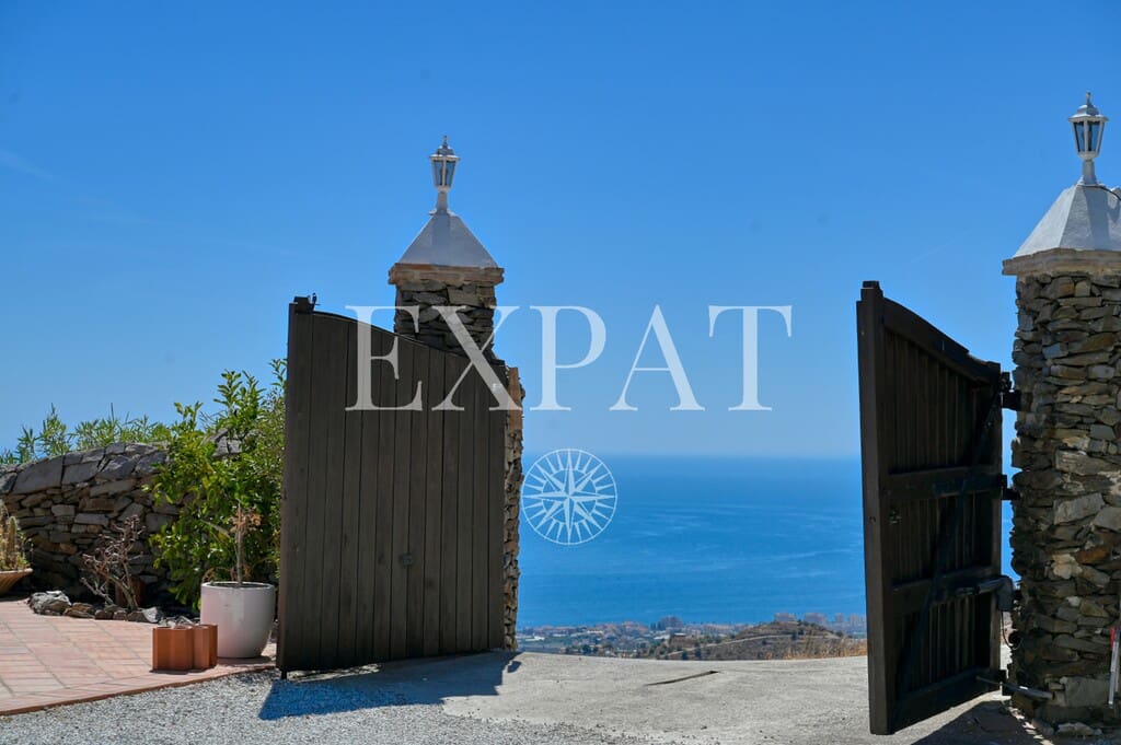 5 slaapkamer Finca/Landhuis te koop in Sayalonga met zwembad - € 775.000 (Ref: 9894022)
