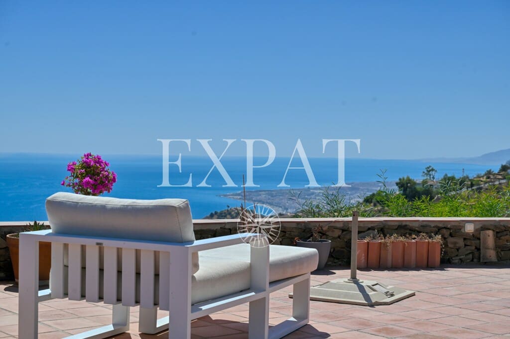 5 slaapkamer Finca/Landhuis te koop in Sayalonga met zwembad - € 775.000 (Ref: 9894022)