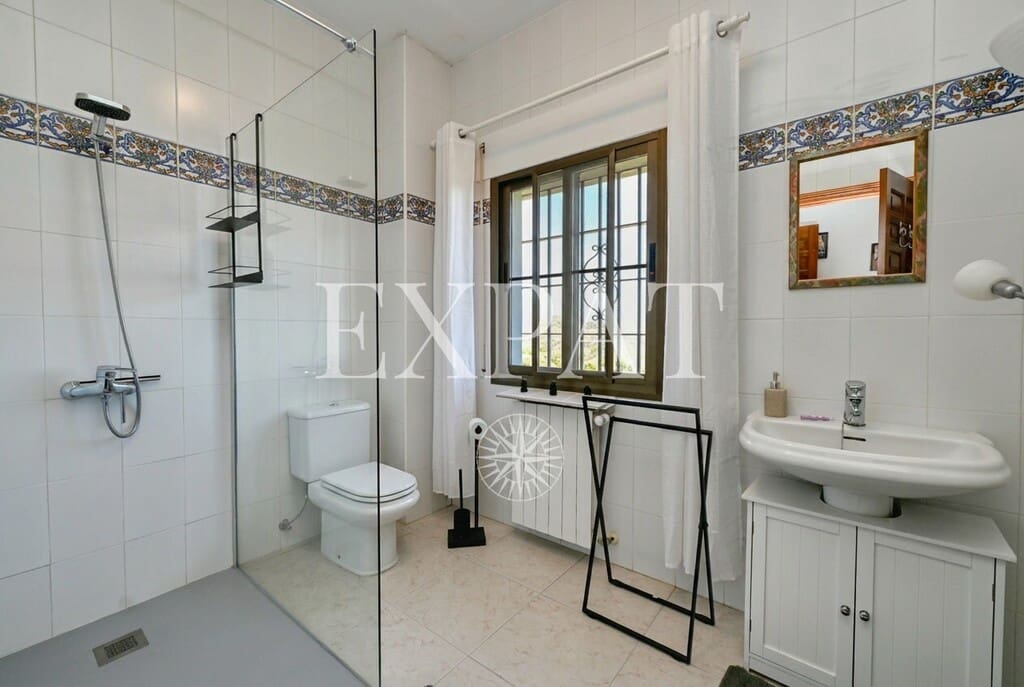 5 slaapkamer Finca/Landhuis te koop in Sayalonga met zwembad - € 775.000 (Ref: 9894022)