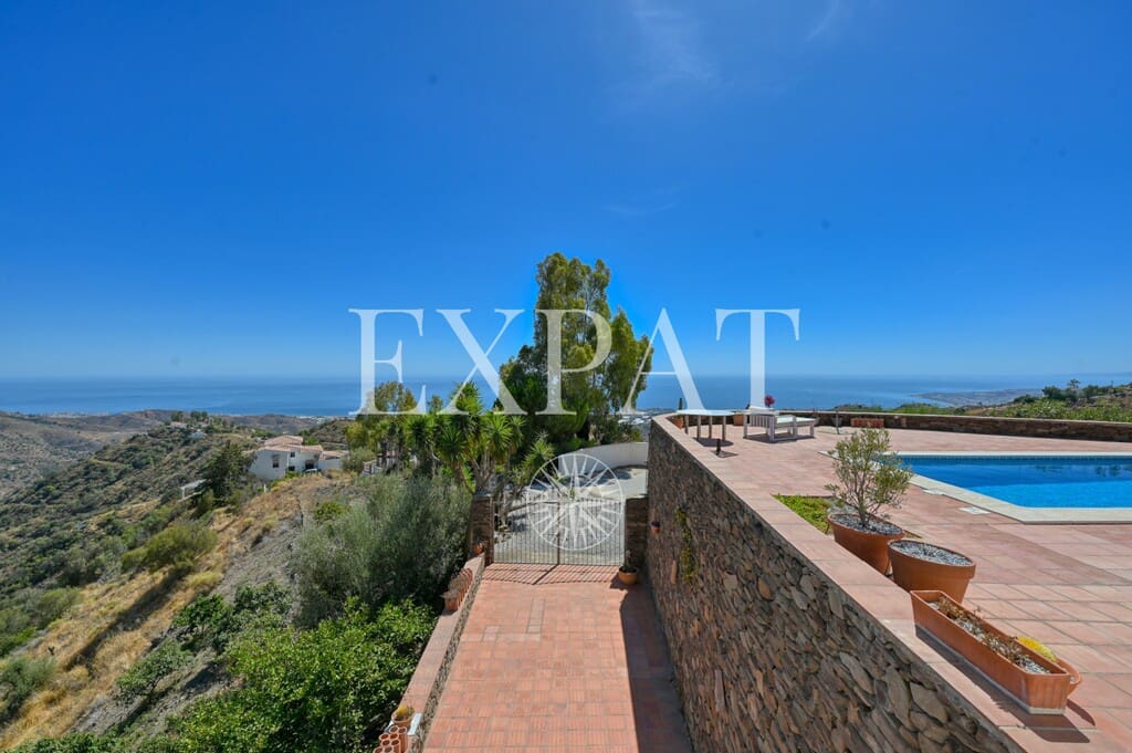 5 slaapkamer Finca/Landhuis te koop in Sayalonga met zwembad - € 775.000 (Ref: 9894022)