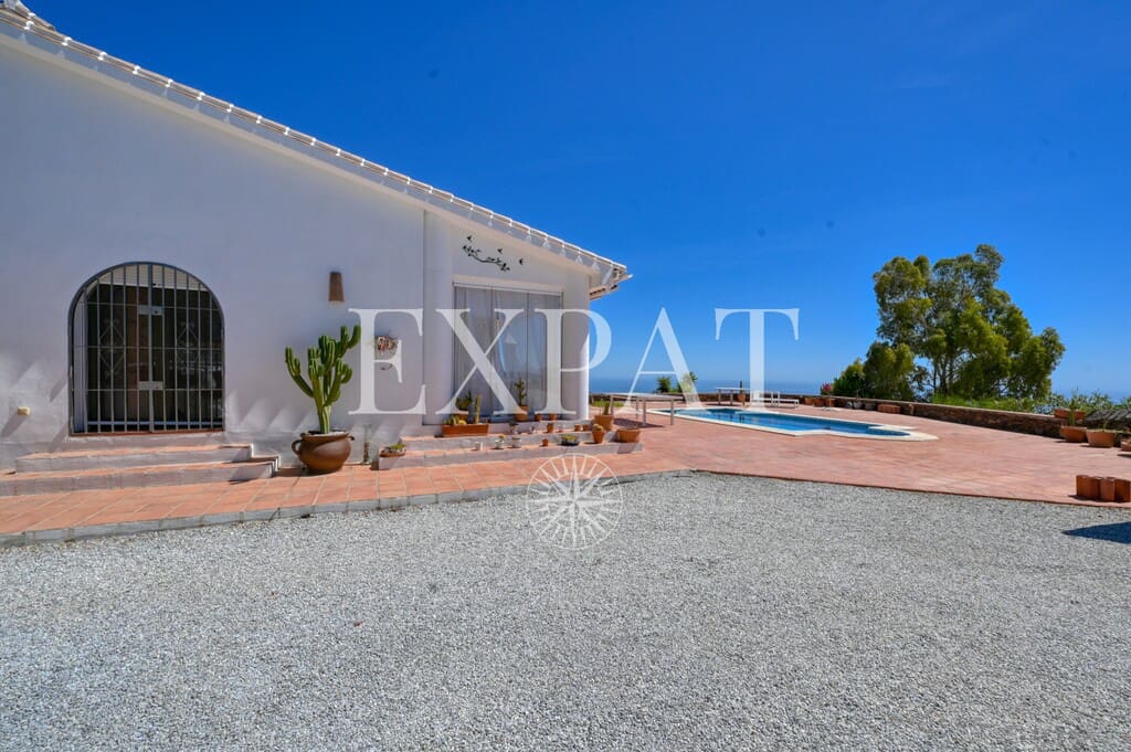 5 slaapkamer Finca/Landhuis te koop in Sayalonga met zwembad - € 775.000 (Ref: 9894022)