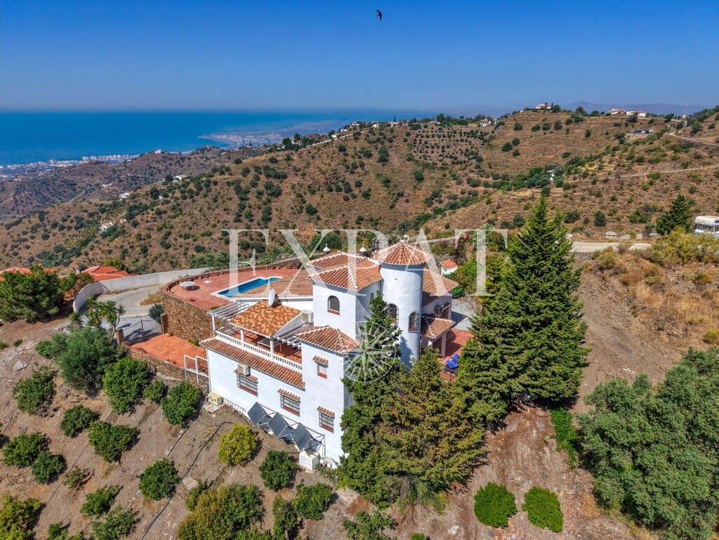 5 slaapkamer Finca/Landhuis te koop in Sayalonga met zwembad - € 775.000 (Ref: 9894022)