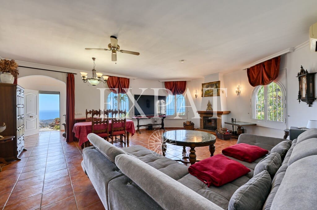 3 soverom Finca/Herregård til salgs i Arenas med svømmebasseng garasje - € 535 000 (Ref: 9910390)