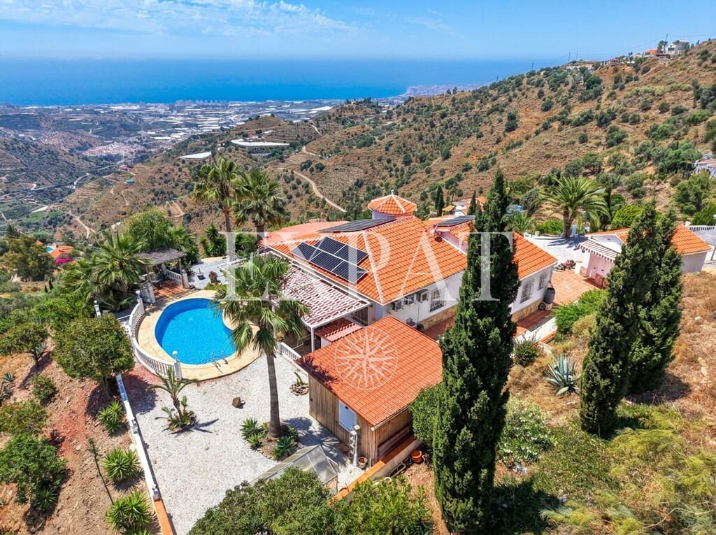 3 soverom Finca/Herregård til salgs i Arenas med svømmebasseng garasje - € 535 000 (Ref: 9910390)