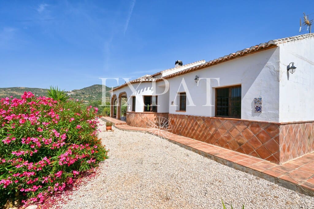 3 soverom Finca/Herregård til salgs i Periana med svømmebasseng - € 364 000 (Ref: 9920057)