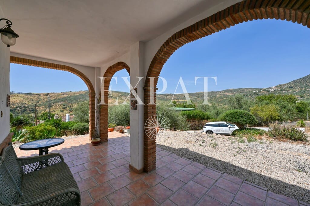 3 soverom Finca/Herregård til salgs i Periana med svømmebasseng - € 364 000 (Ref: 9920057)