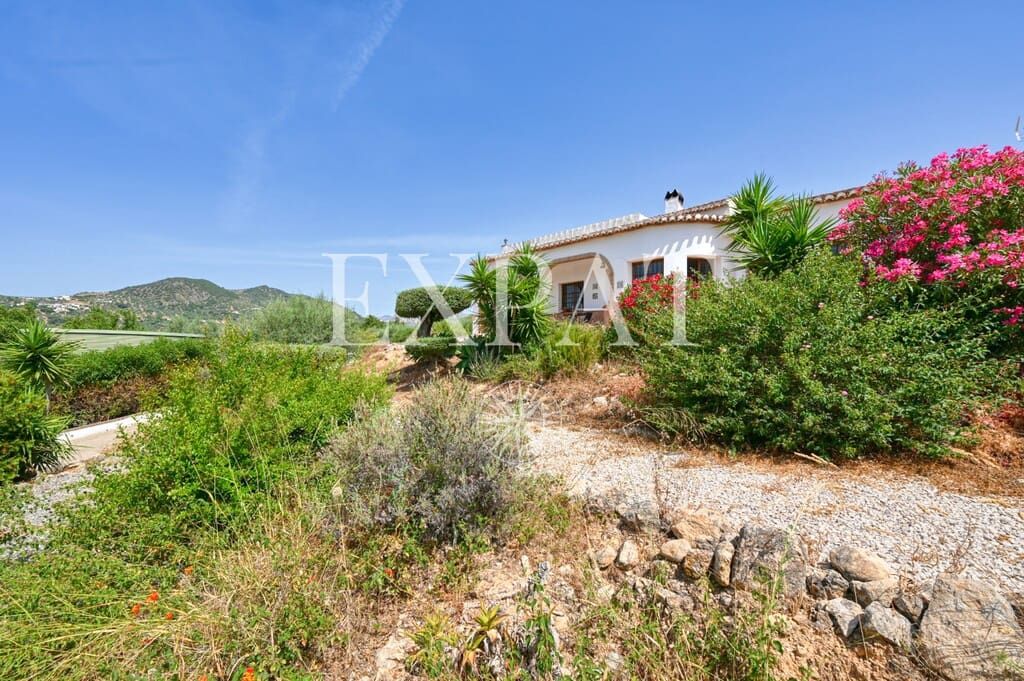 3 soverom Finca/Herregård til salgs i Periana med svømmebasseng - € 364 000 (Ref: 9920057)