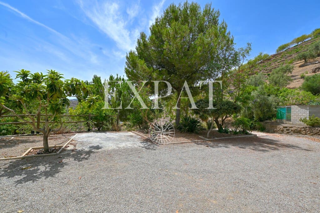 3 soverom Finca/Herregård til salgs i Sayalonga med svømmebasseng - € 365 000 (Ref: 9936029)