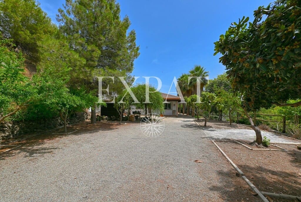 3 soverom Finca/Herregård til salgs i Sayalonga med svømmebasseng - € 365 000 (Ref: 9936029)