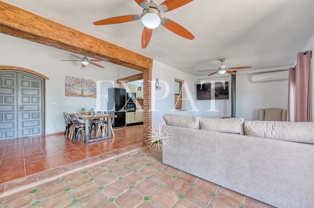 4 chambre Finca/Maison de Campagne à vendre à Competa avec piscine - 650 000 € (Ref: 9953872)