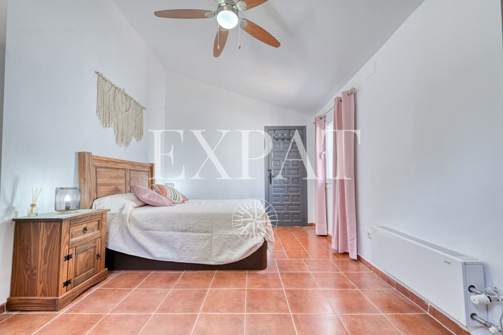 4 chambre Finca/Maison de Campagne à vendre à Competa avec piscine - 650 000 € (Ref: 9953872)