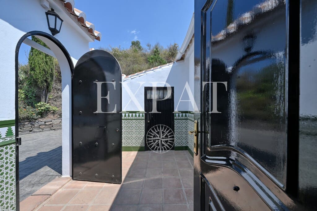 4 chambre Finca/Maison de Campagne à vendre à Competa avec piscine - 650 000 € (Ref: 9953872)