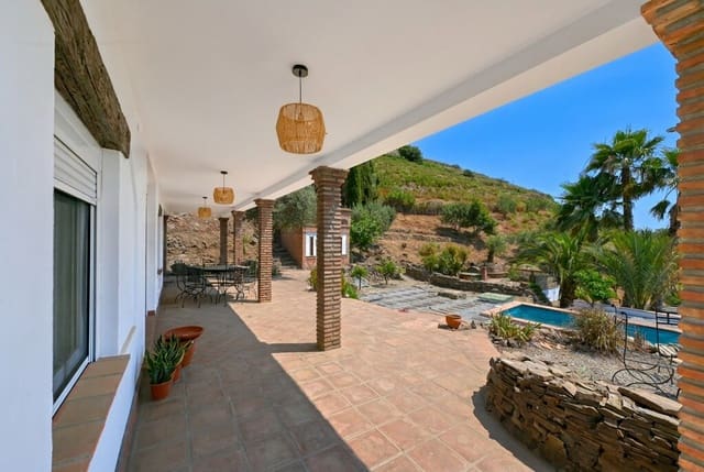 4 Zimmer Finca/Landgut zu verkaufen in Cómpeta mit Pool - 650.000 € (Ref: 9953872)