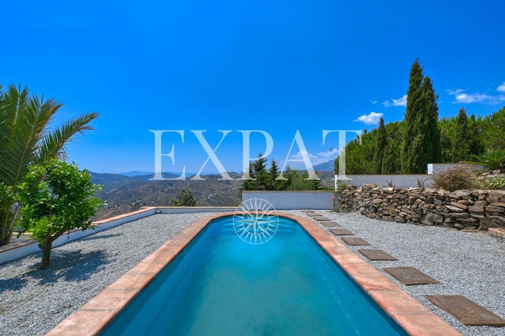4 chambre Finca/Maison de Campagne à vendre à Competa avec piscine - 650 000 € (Ref: 9953872)