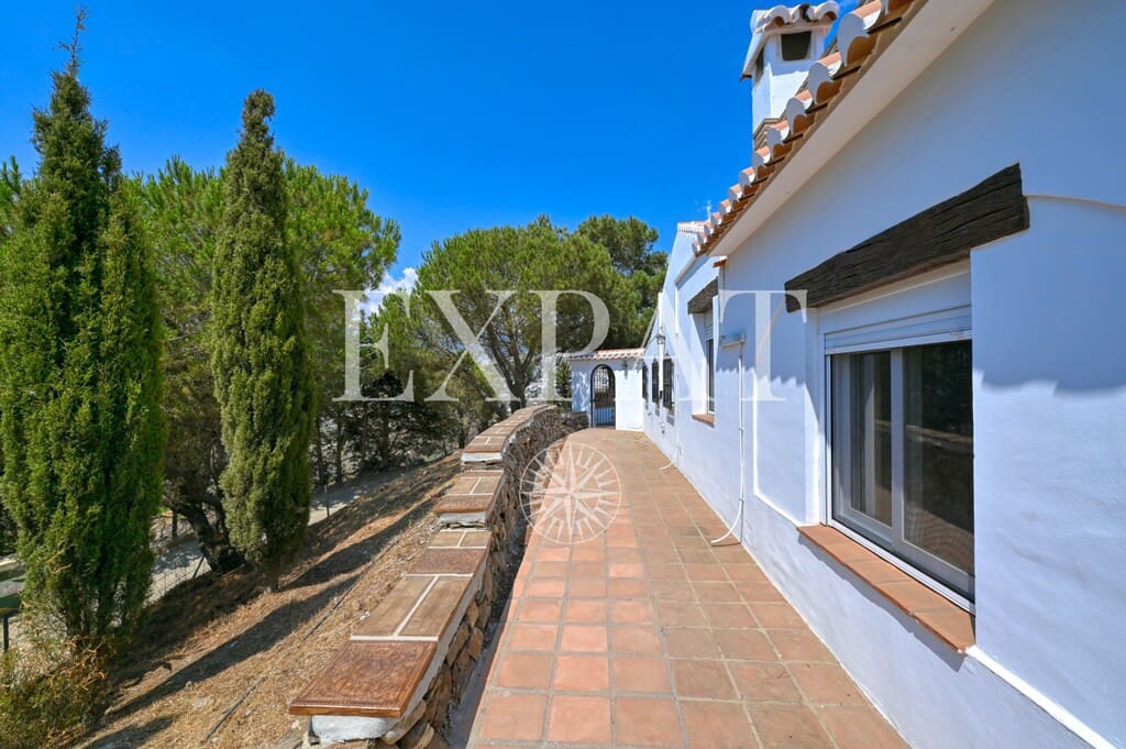 4 chambre Finca/Maison de Campagne à vendre à Competa avec piscine - 650 000 € (Ref: 9953872)