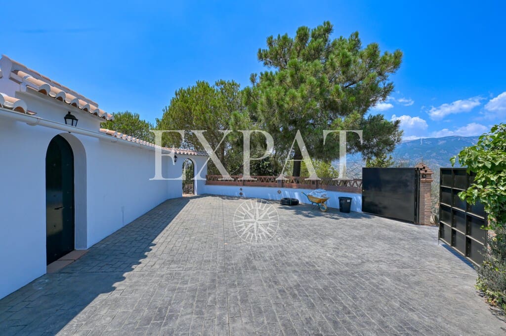 4 chambre Finca/Maison de Campagne à vendre à Competa avec piscine - 650 000 € (Ref: 9953872)
