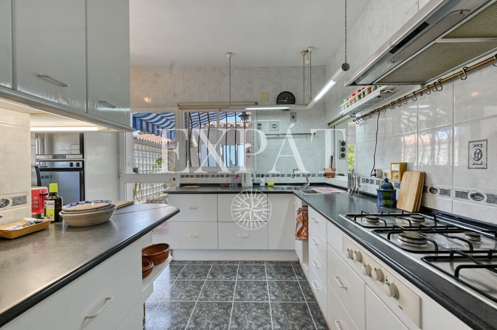 5 chambre Villa/Maison à vendre à Mezquitilla avec piscine garage - 995 000 € (Ref: 9966298)