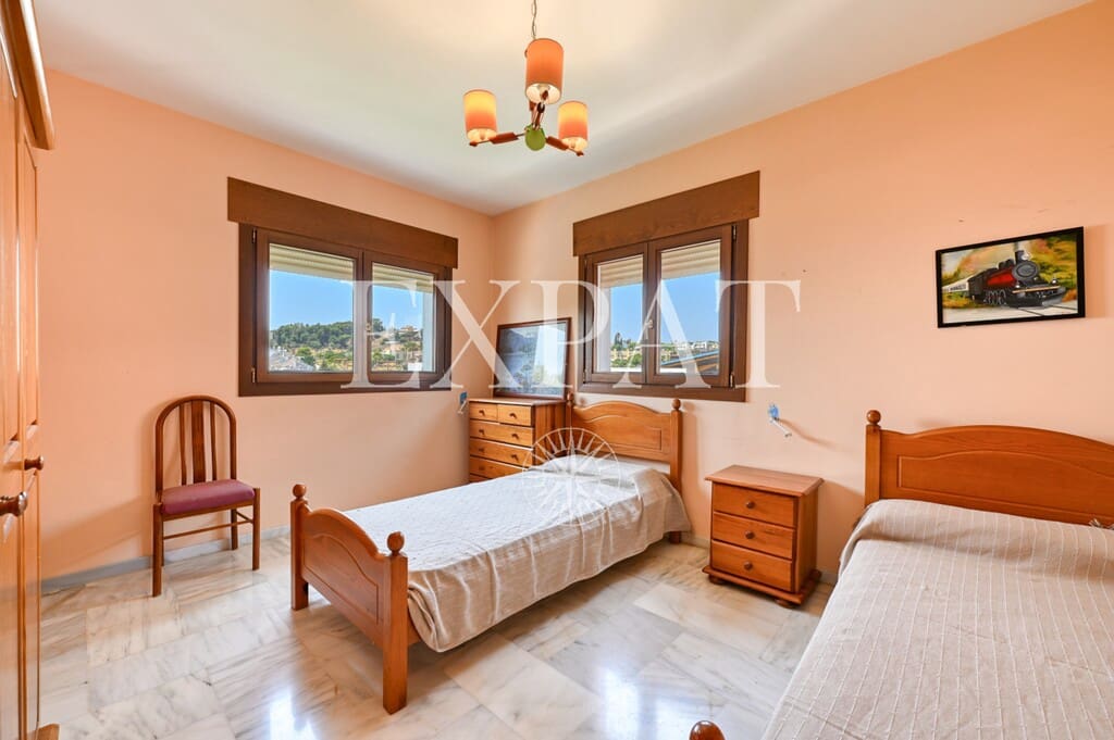 Chalet de 6 habitaciones en Málaga ciudad en venta con piscina garaje - 1.590.000 € (Ref: 9994845)