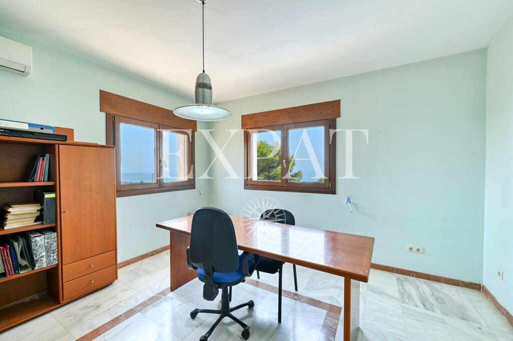 Chalet de 6 habitaciones en Málaga ciudad en venta con piscina garaje - 1.590.000 € (Ref: 9994845)
